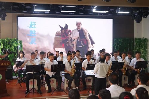 高雅藝術(shù)潤(rùn)童心，管樂(lè)之聲傳校園——榆林學(xué)院管樂(lè)團(tuán)走進(jìn)高新二小藝術(shù)交流活動(dòng)側(cè)記